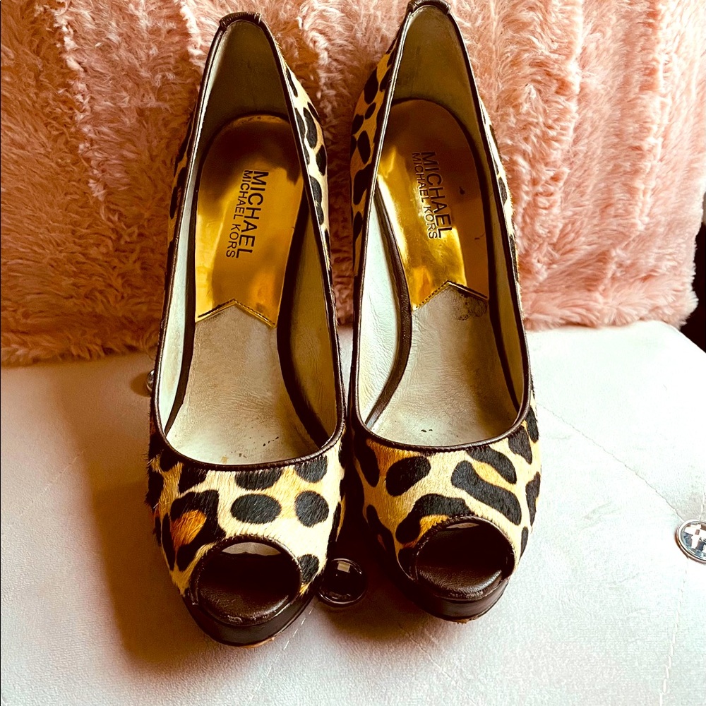 Michael Kors leopard pumps